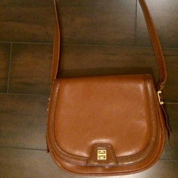 💯 Authentic Givenchy Crossbody - Picture 8 of 11